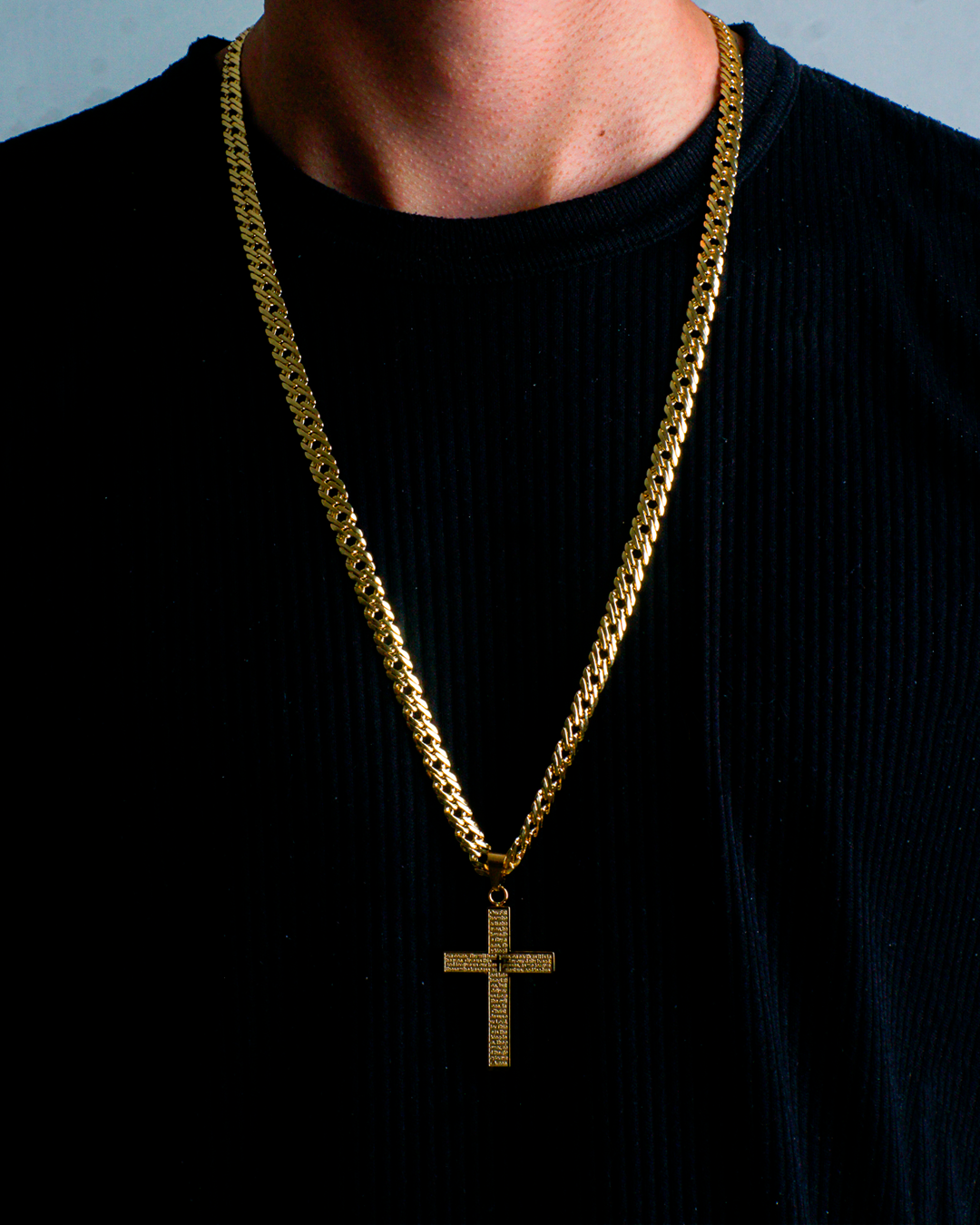 Dije Cruz con Letras en Oro Laminado 18K